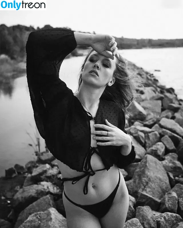 Aimée Pienschke nude photo #0067 (aimee_pienschke / collection)