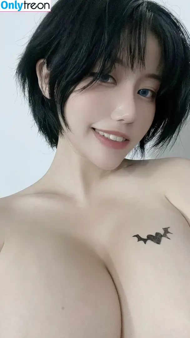 Ain Nguyen nude photo #0331 (ainnguyen / i_aint_nguyen / iaintnguyen)