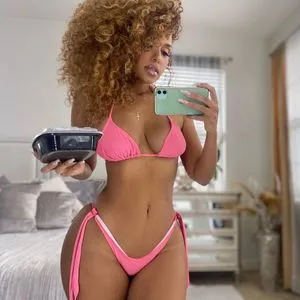 Aisha Thalia / aishaalma / aishathalia фото голая #0005