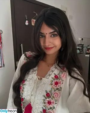 Aishwarya Harishankar / aishwaryaharishankar nude photo #0124