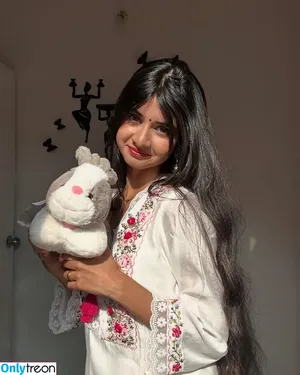 Aishwarya Harishankar / aishwaryaharishankar nude photo #0127
