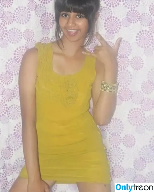 Aishwarya Harishankar nude photo #0059 (aishwaryaharishankar)
