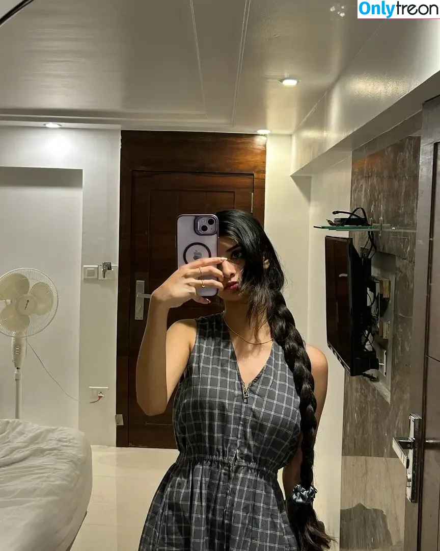 Aishwarya Harishankar nude photo #0131 (aishwaryaharishankar)