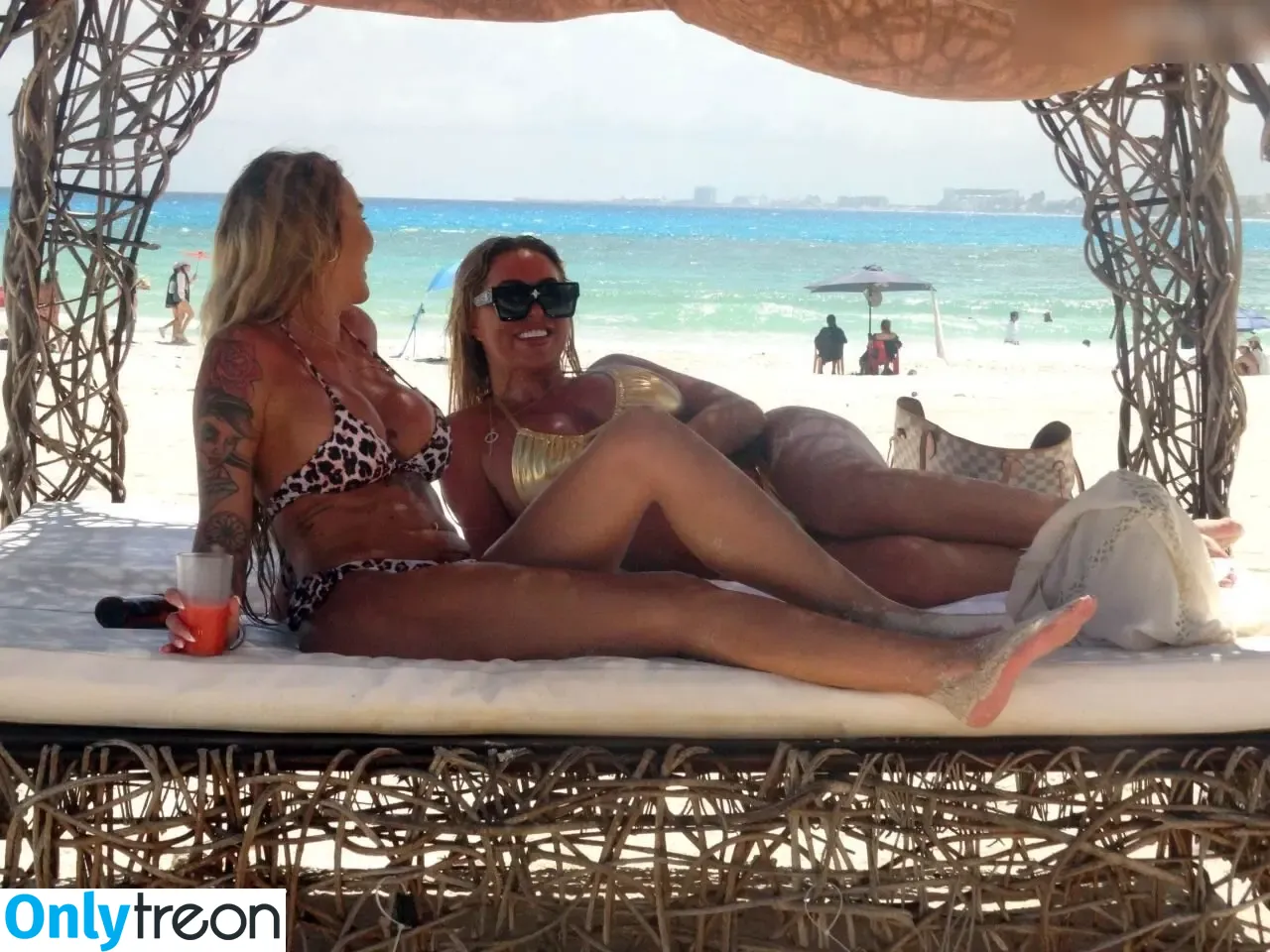 Aisleyne Horgan-Wallace nude photo #0563 (aisleyne1)
