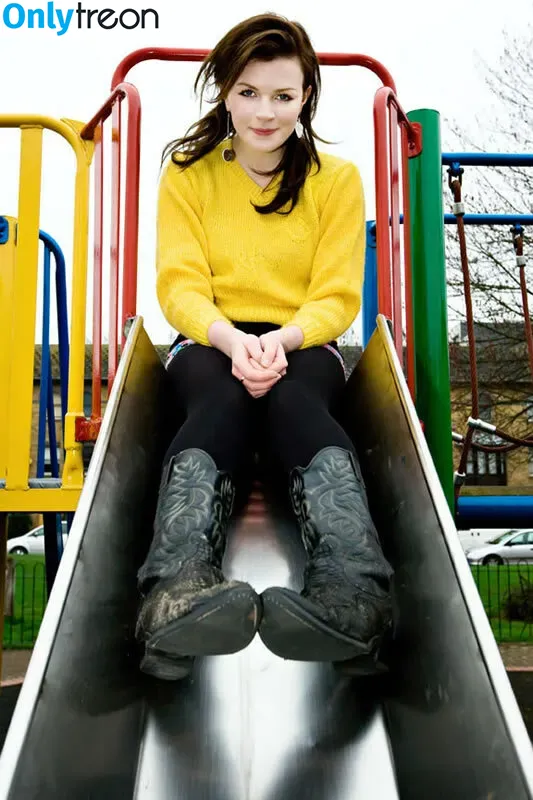 Aisling Bea голая photo #0007 (baby_aisling / weemissbea)