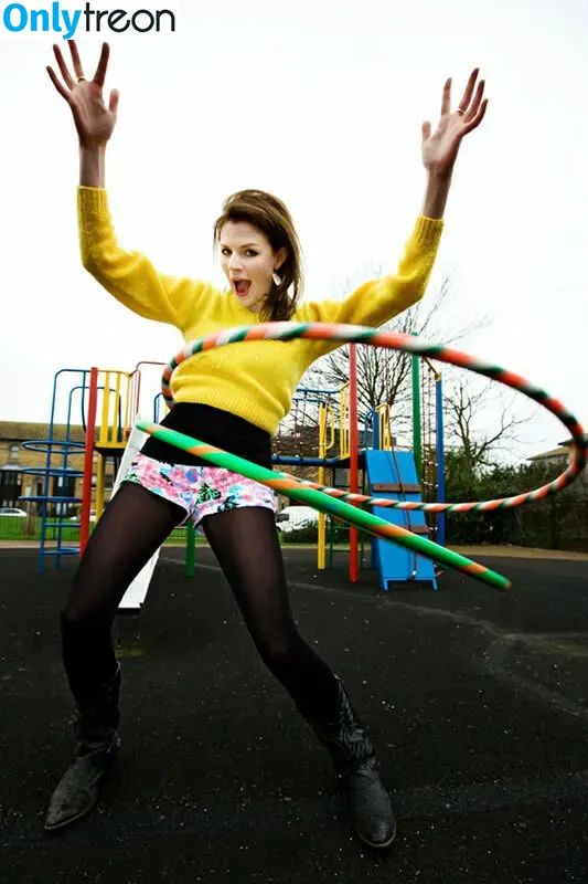 Aisling Bea голая photo #0008 (baby_aisling / weemissbea)