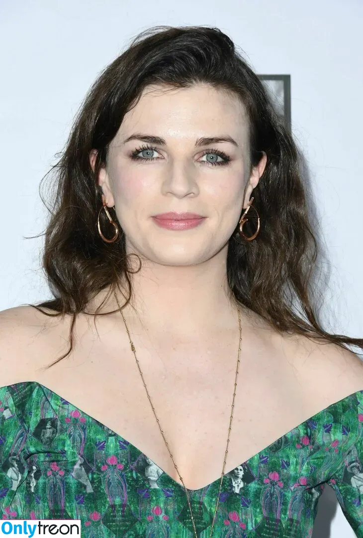 Aisling Bea голая photo #0031 (baby_aisling / weemissbea)