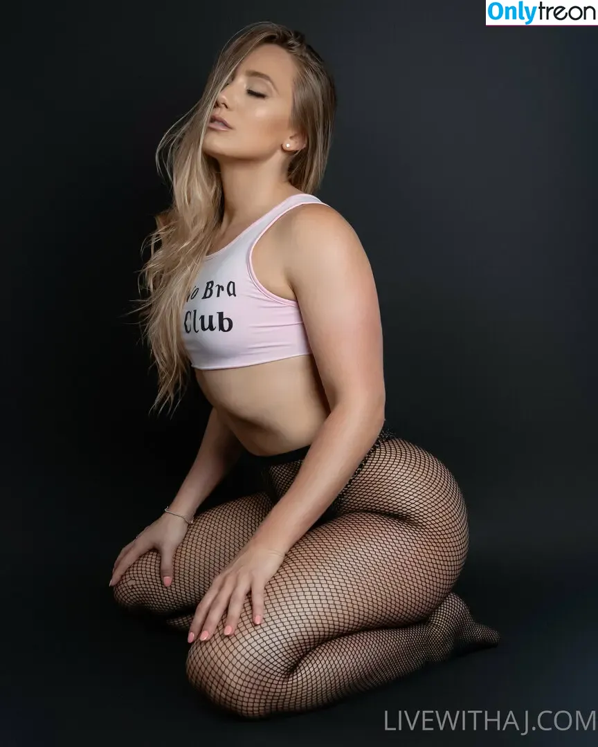 AJ Applegate nude photo #1955 (AJsApplebooty / ajapplegatelive / ajapplegatevip / realajapplegate)