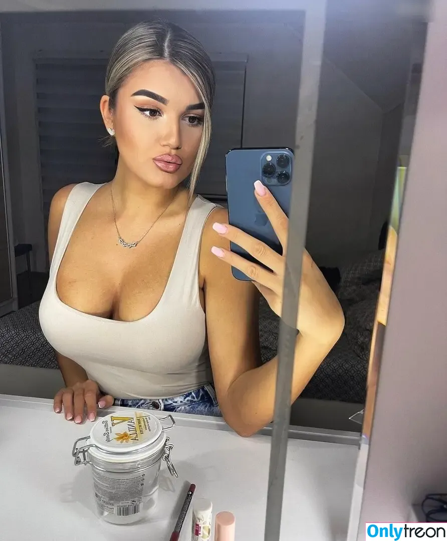 Ajla Dautovic nude photo #0003 (dautovicajla_)