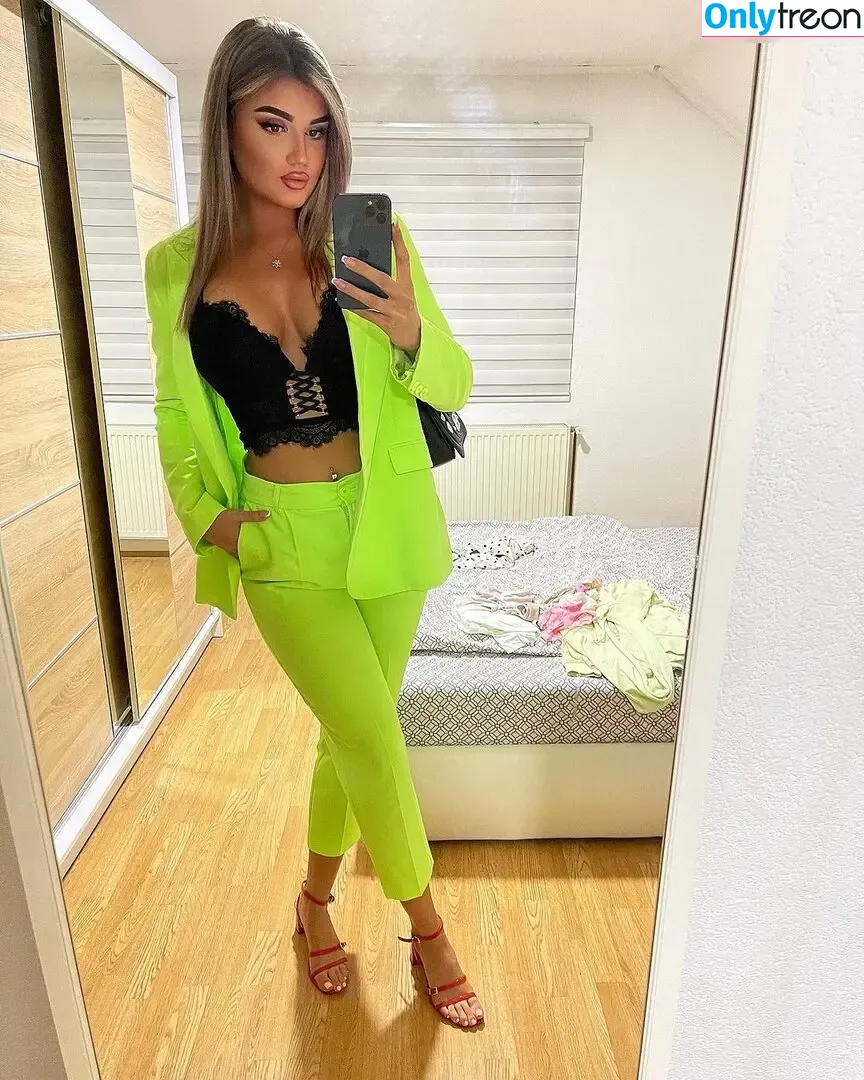 Ajla Dautovic nude photo #0024 (dautovicajla_)