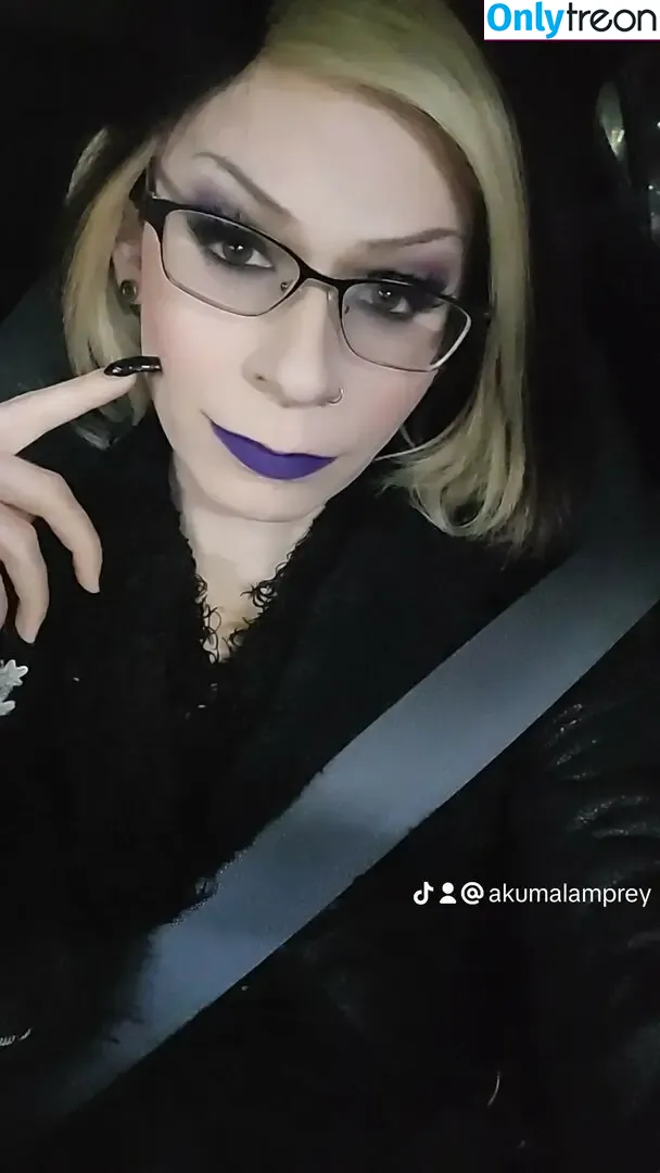 Akumalamprey nude photo #0007 (Akumalamprey)