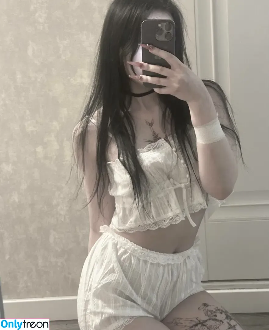 Akumari nude photo #0006 (111.888qw / kumari.rose)
