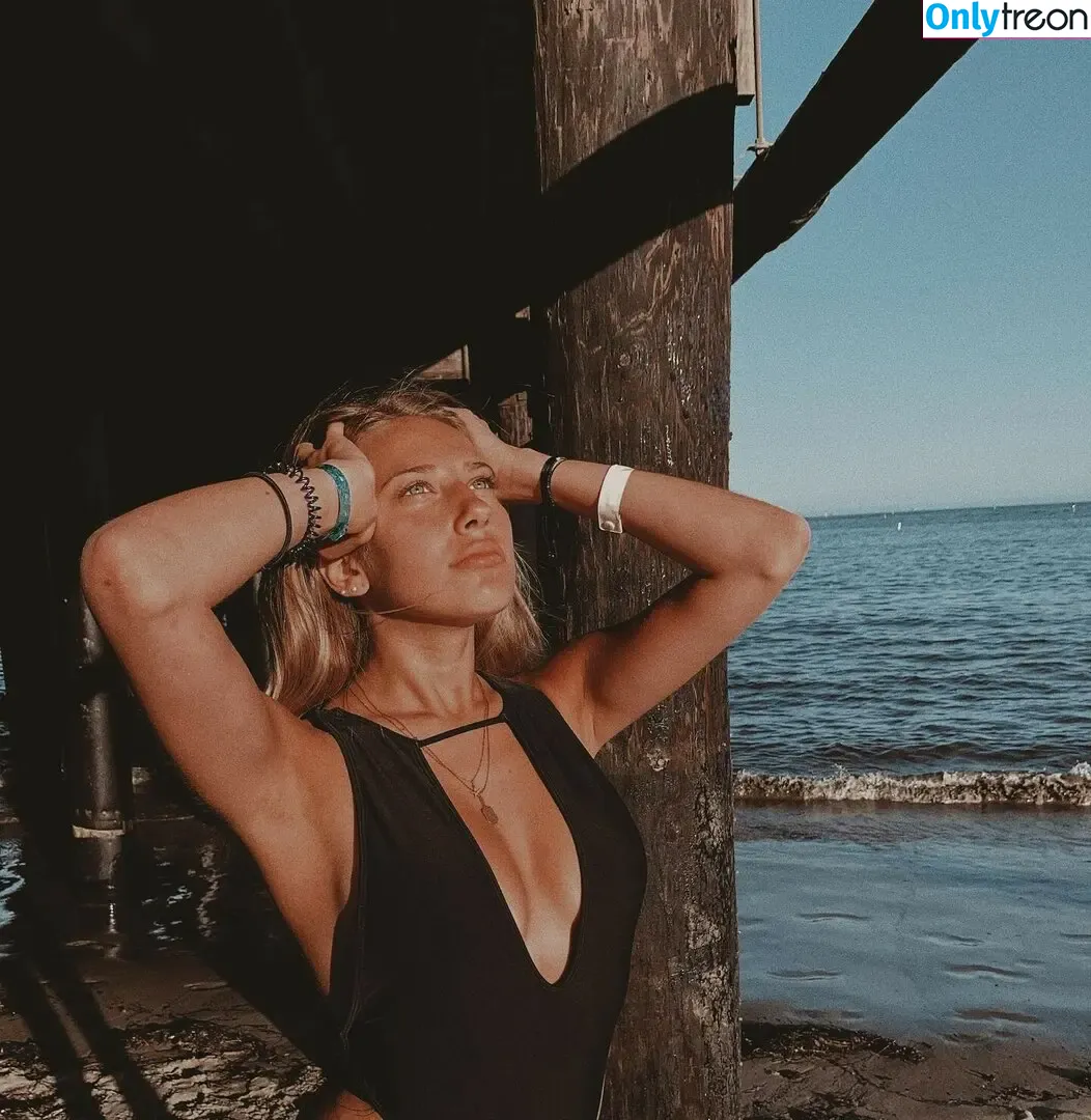 AlaiaJeanneau nude photo #0127 (Alaïa)