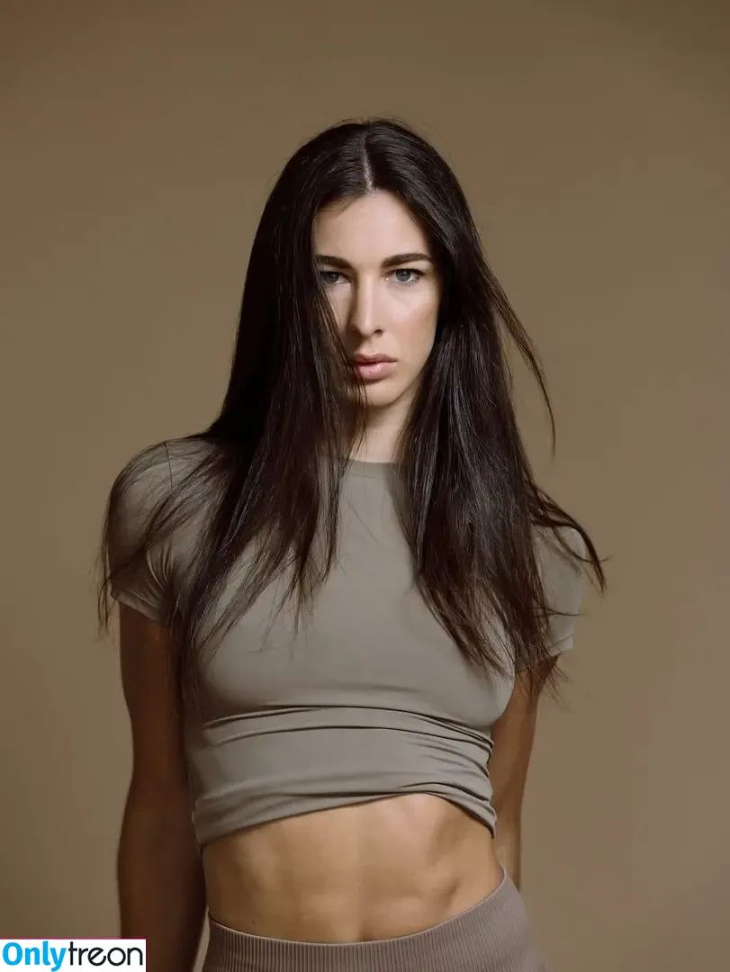 Alanah Yukich nude photo #0050 (alanahyukich)