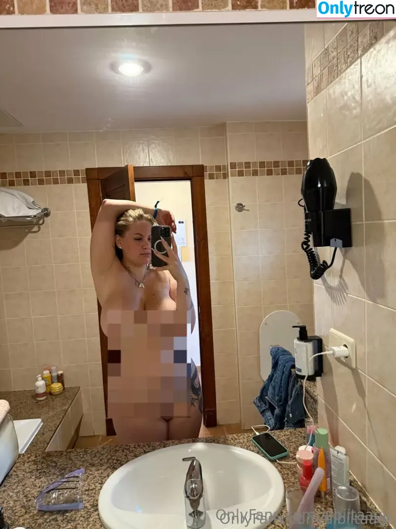 albiitaagc голая photo #0078 (albiitaaagc)