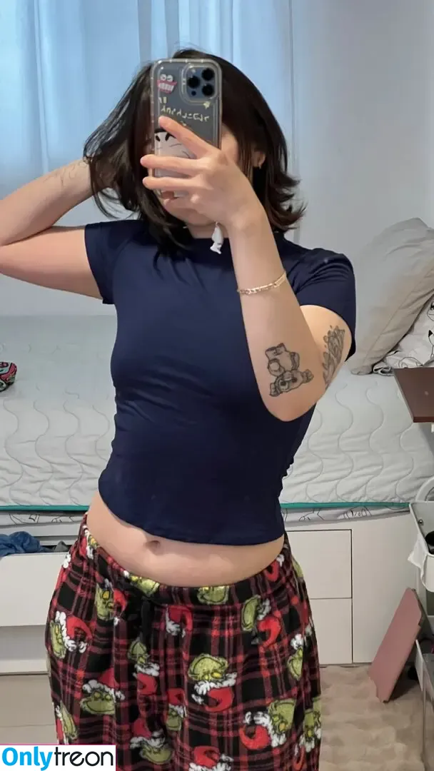 ale.zrm nude photo #0061 (ale.crm)