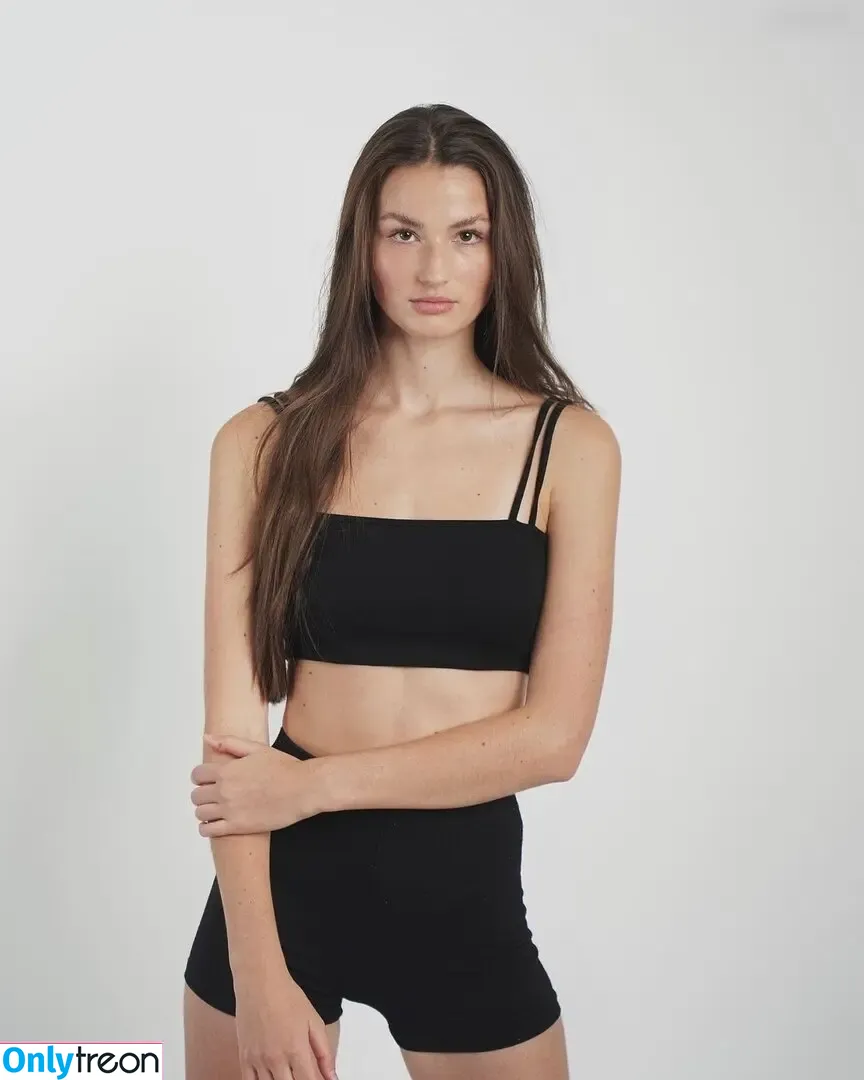 Aleandrafrerk nude photo #0005 (alisssa)
