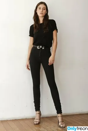 Alejandra Guilmant / AleGuilmantFan / aleguilmant фото голая #0422