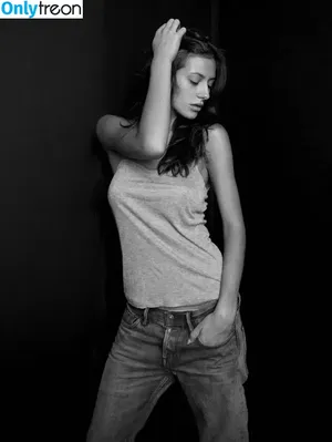 Alejandra Guilmant / AleGuilmantFan / aleguilmant фото голая #0488