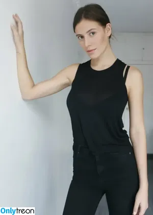 Alejandra Guilmant / AleGuilmantFan / aleguilmant фото голая #0494