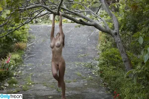 Alejandra Guilmant / AleGuilmantFan / aleguilmant nude photo #0694