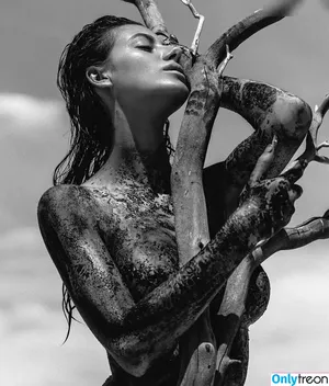 Alejandra Guilmant / AleGuilmantFan / aleguilmant nude photo #0752
