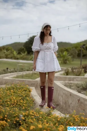 Alejandra Guilmant / AleGuilmantFan / aleguilmant nude photo #0976