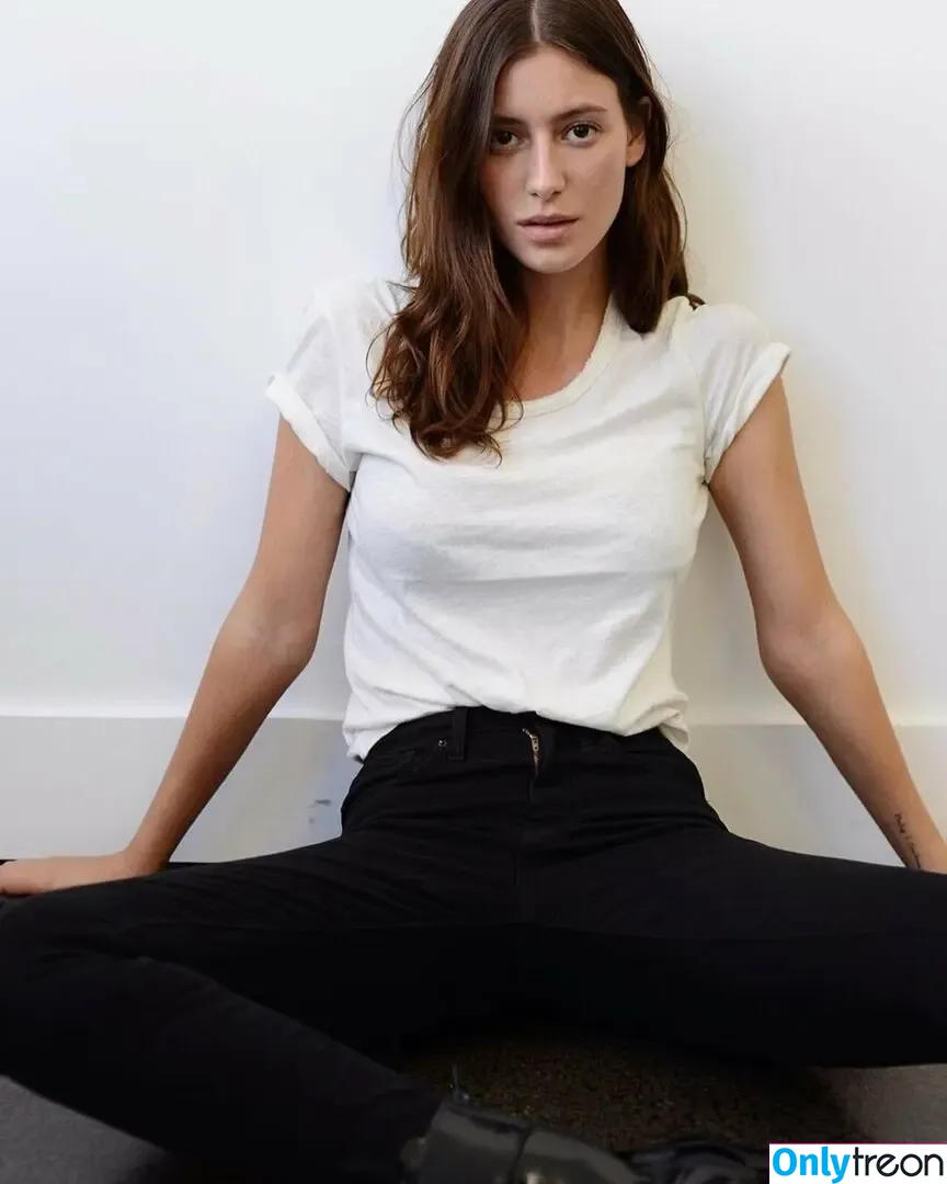 Alejandra Guilmant голая photo #0470 (AleGuilmantFan / aleguilmant)