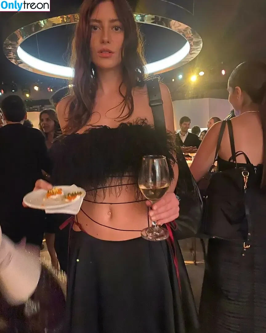 Alejandra Guilmant голая photo #0702 (AleGuilmantFan / aleguilmant)