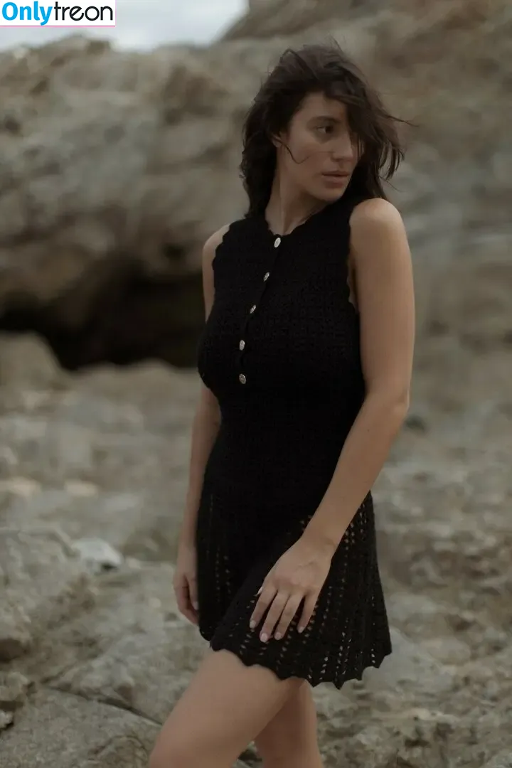 Alejandra Guilmant nude photo #0974 (AleGuilmantFan / aleguilmant)