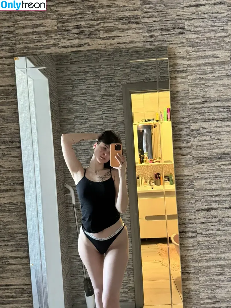 ALeksa.ndria nude photo #0096 (alleksa.ndria)