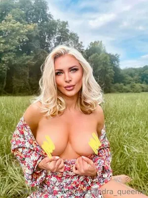 aleksandra_queenie / aleksandraa_queen_ nude photo #0098