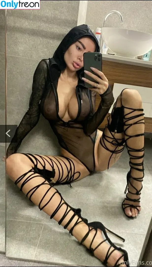 Alena Omovich nude photo #0004 (Alenaomovich / alena_omovych)