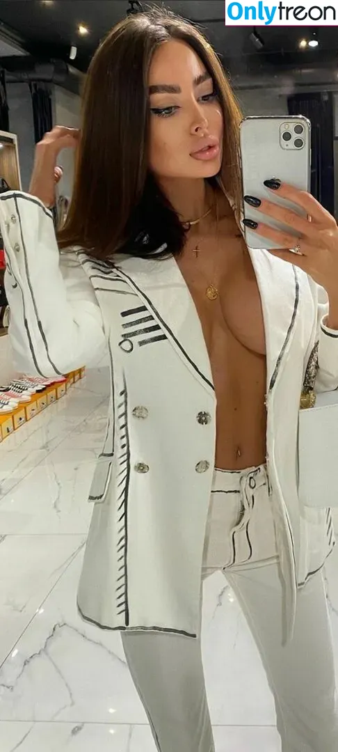 Alena Omovich nude photo #0175 (Alenaomovich / alena_omovych)