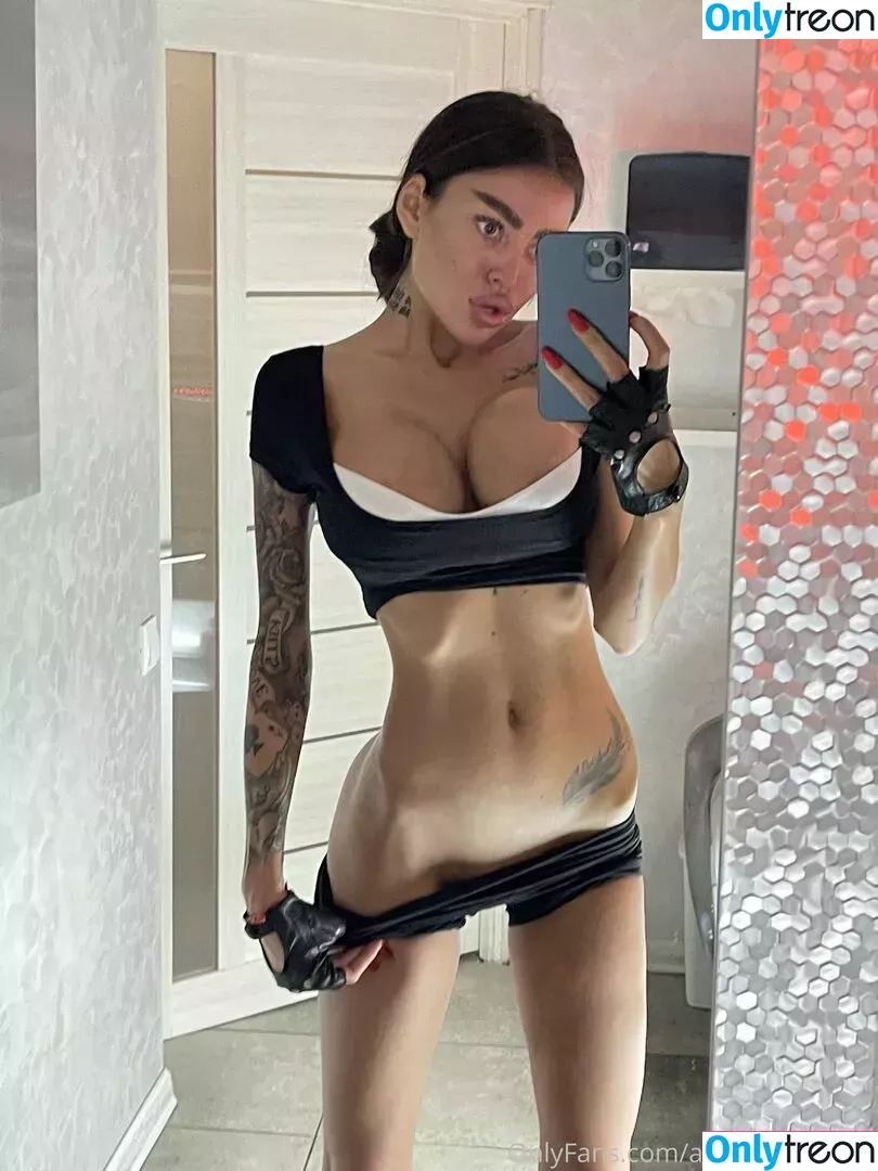 Alena Omovych nude photo #0341 (alena_omovych / alenaomovich)
