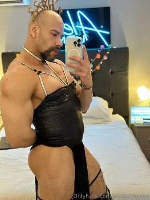 aleolatinoxxx / aleolatinoxx_oficial nude photo #0105
