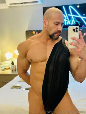 aleolatinoxxx / aleolatinoxx_oficial nude photo #0116