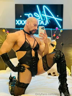 aleolatinoxxx / aleolatinoxx_oficial nude photo #0119