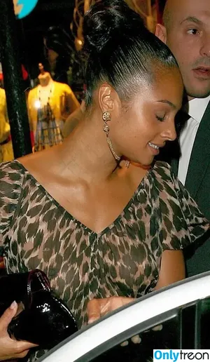 Alesha Dixon / aleshaofficial фото голая #0056