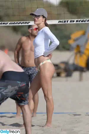 Alessandra Ambrosio / alelovesanja / alessandraambrosio nude photo #2641