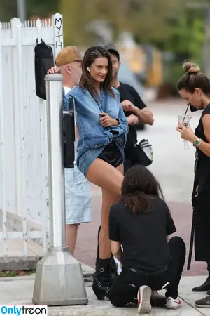 Alessandra Ambrosio / alelovesanja / alessandraambrosio nude photo #2859