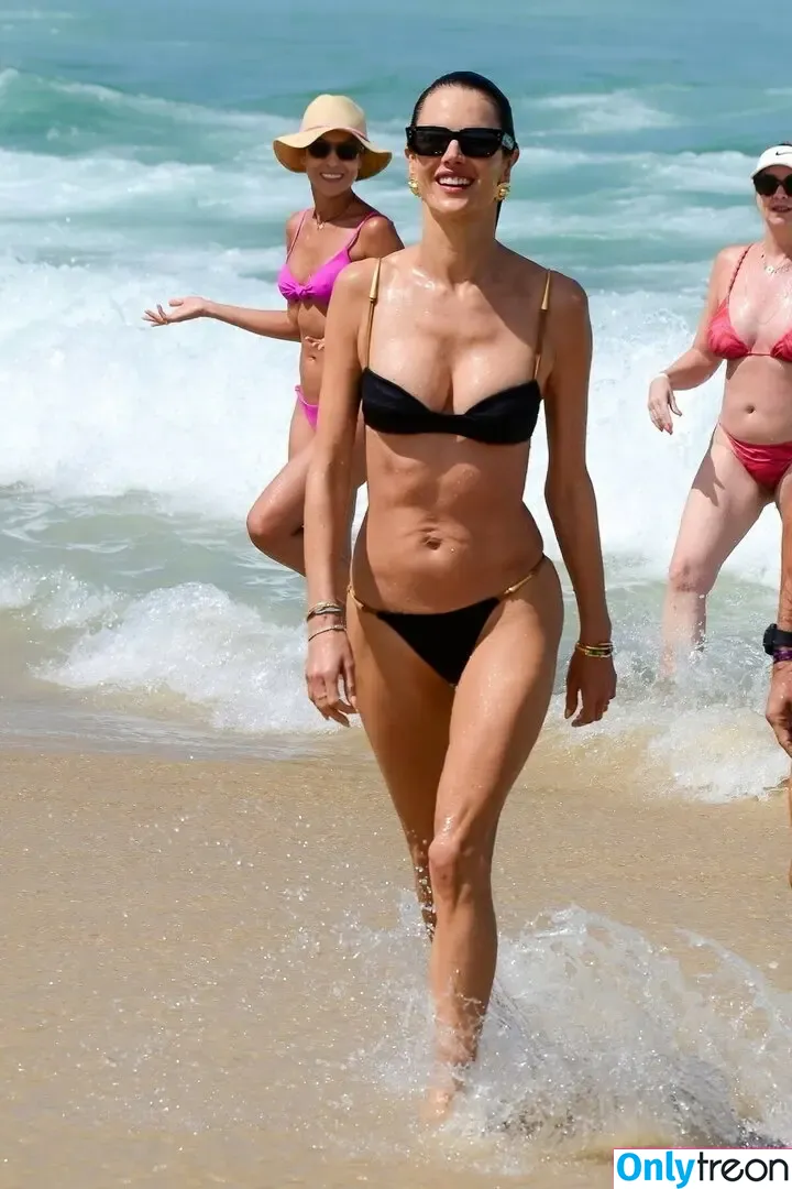 Alessandra Ambrosio nude photo #2562 (alelovesanja / alessandraambrosio)