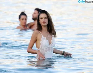 Alessandra Ambrosio / alelovesanja / alessandraambrosio nude photo #3256