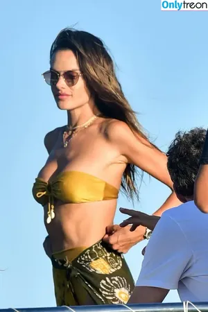 Alessandra Ambrosio / alelovesanja / alessandraambrosio фото голая #3472