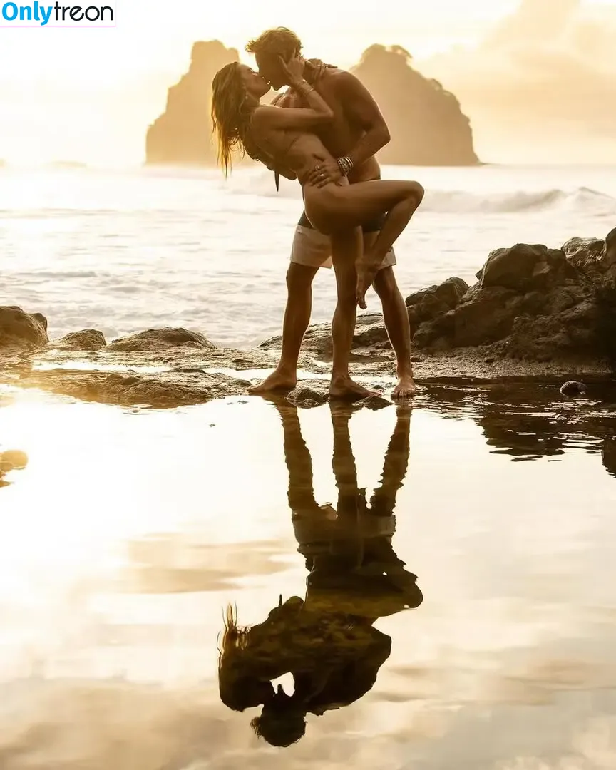 Alessandra Ambrosio nude photo #3288 (alelovesanja / alessandraambrosio)