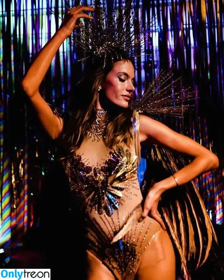 Alessandra Ambrosio nude photo #3349 (alelovesanja / alessandraambrosio)