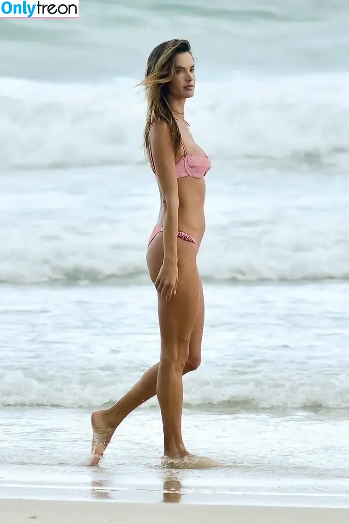 Alessandra Ambrosio nude photo #3535 (alelovesanja / alessandraambrosio)