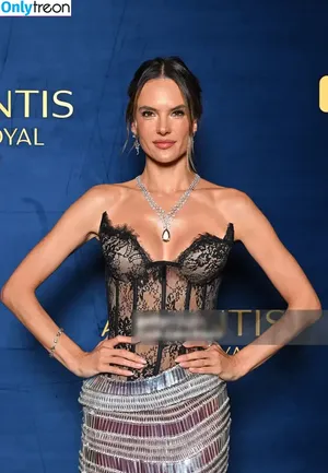 Alessandra Ambrosio / aleambrosio / alelovesanja / alessandraambrosio nude photo #4178