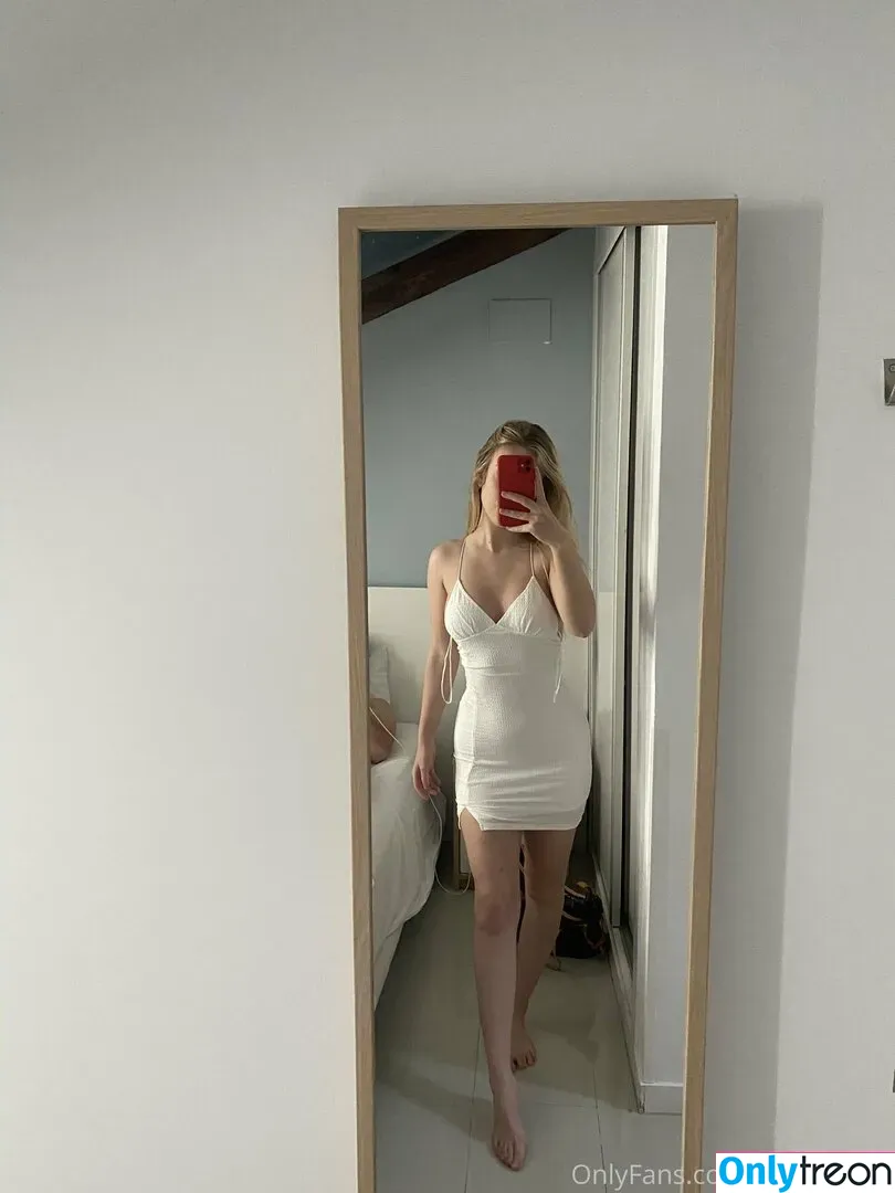 alessatracy nude photo #0201 (alessatrracy)