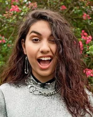 Alessia Cara / 697145310 / alessiacara / alessiasmusic фото голая #0004